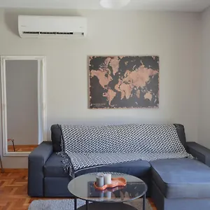 κάντε κράτηση εδώ